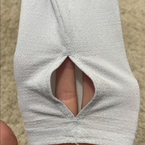 Under armour open back small  Long Sleeve Top womans - Picture 3 of 3